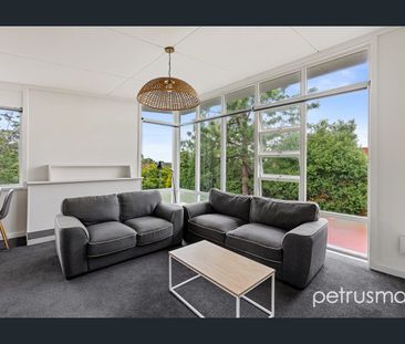 Low Maintenance Two Bedroom Unit - Photo 4