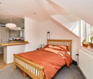 Rychris Court, Victoria Avenue, Shanklin, Isle Of Wight, PO37 - Photo 3