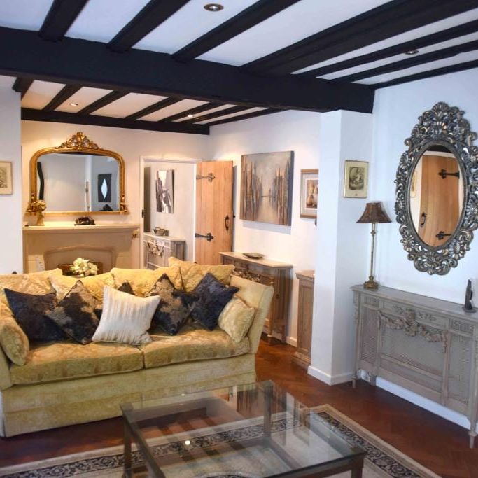 Turks Head Court, Eton - Photo 1