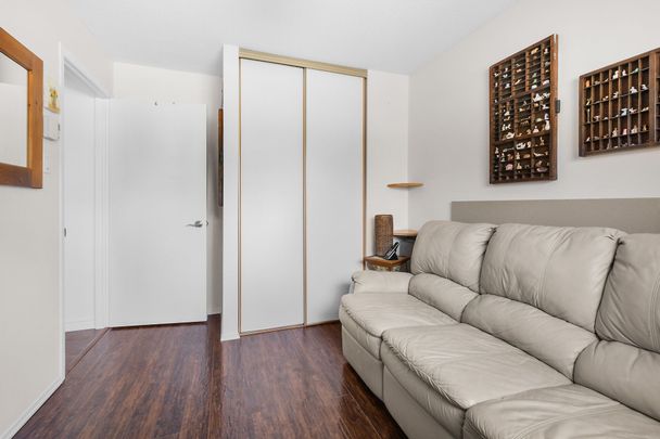 For Lease - 260 Brittany Drive Unit# 103, Manor Park - Cardinal Glen and Area, Ontario - Photo 1