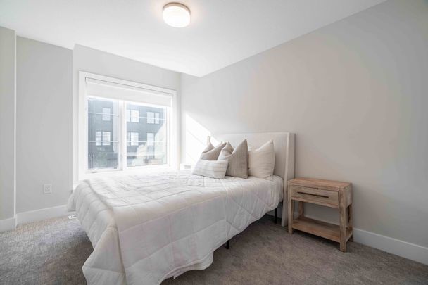 For Lease - 2273 Turnberry Road Unit# 24, Burlington, Ontario - Photo 1