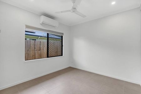 As New - Fully Tiled and Air Conditioned - Side Access - Photo 5