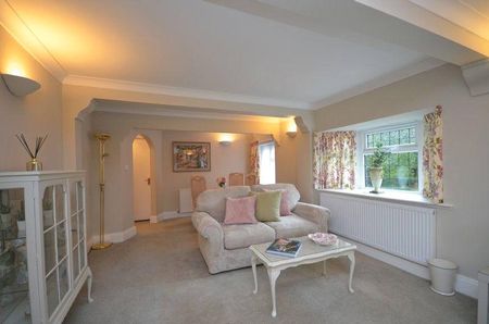 2 bedroom detached house to rent - Photo 2