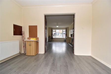 5 bedroom detached house to rent - Photo 3