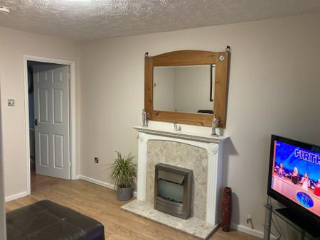 2 bedroom terraced house to rent - Photo 2