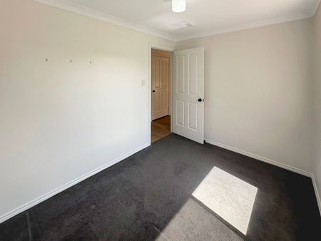 3 Bedrooms and a Shed in South Dubbo - Photo 2