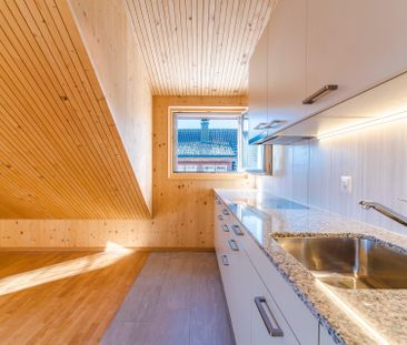 Heimelige 2.5 Zimmer Dachgeschosswohnung zu vermieten - Photo 1