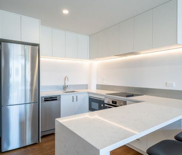 Spacious & modern 3 bedroom, 2 bathroom townhouse - Photo 5