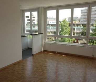 Châtelaine proche commerces et transports - Photo 2