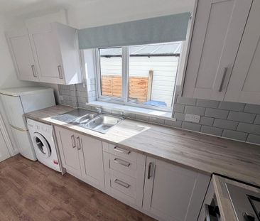 2 bedroom terraced house to rent - Photo 6
