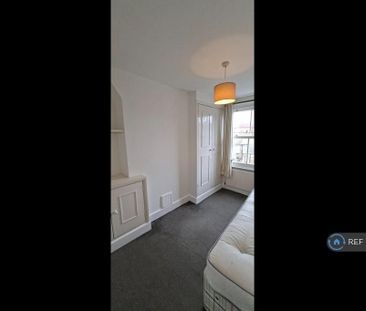 3 bedroom maisonette to rent - Photo 4