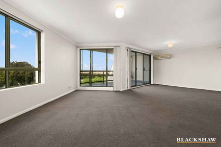 Spectacular Outlook and Comfort - Photo 2