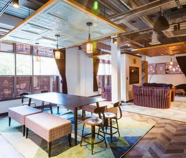 Crown Studio - Photo 4