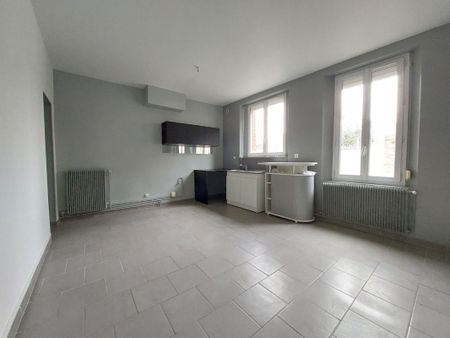 Location Appartement 2 pièces 42m² CAUDEBEC LES ELBEUF 76320 - Photo 2