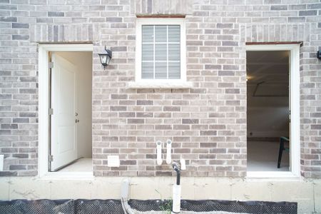 For Lease - 242 Springfield Crescent, Clearview, Ontario - Photo 5