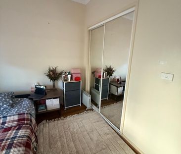 West Melbourne - Photo 2