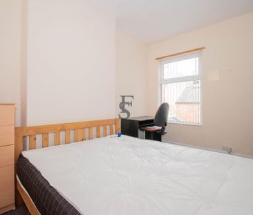 3 bedroom terraced house to rent - Photo 4