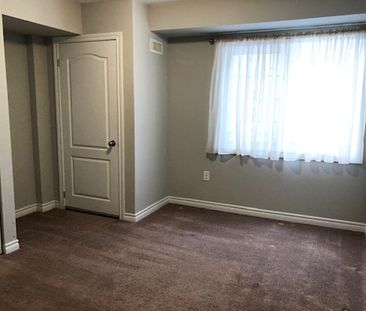 Two bedroom condo Barrie Ontario - Photo 4