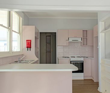 LIGHT FILLED HOME IN QUIET STREET - Photo 3