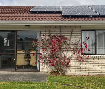 COMFORTABLE TWO BEDROOM UNIT - CLOSE TO HOSPITAL - Photo 5