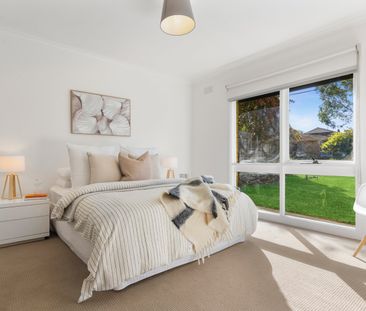 SPACIOUS FAMILY HOME! - Photo 2