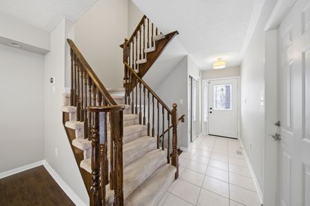 For Lease - 2466 Appalachain Drive, Oakville, Ontario - Photo 2