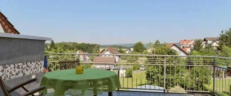 (EF1173_M) Fulda: Neuhof, möbliertes ruhiges Apartment mit großem Balkon im OT Hattenhof, WLAN inklusive - Photo 1