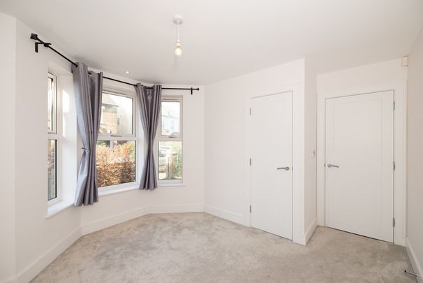 2 Bedroom Apartment, Oval Road, Croydon - Photo 1