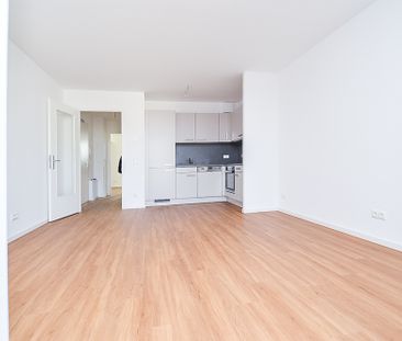 KOMFORTABEL WOHNEN - MIT AUFZUG, BALKON, FUSSBODENHEIZUNG UND EINBA... - Photo 2