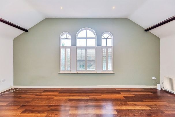 High Street, Kettering, Woodford - Photo 1