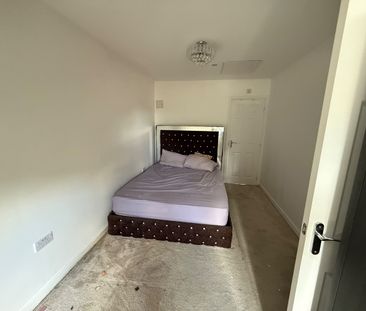 3 Bed Semi-Detached House, Owens Road, CV6 - Photo 6