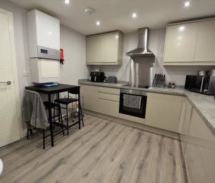 2 bedroom Flat in 1 Towers Way, Leeds - Photo 2