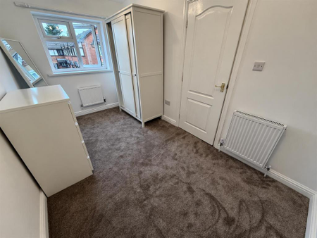 2 bedroom mews to rent - Photo 5