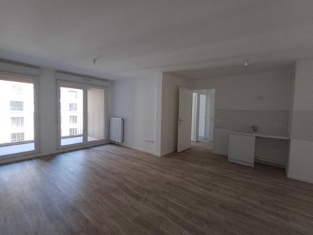 location Appartement T4 DE 76.5m² À BOBIGNY - Photo 3