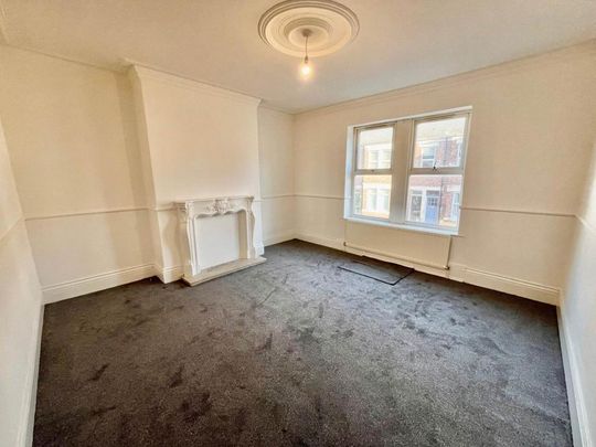 3 bedroom flat to rent - Photo 1
