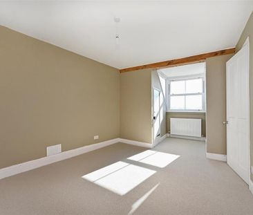 2 bedroom maisonette to rent - Photo 4