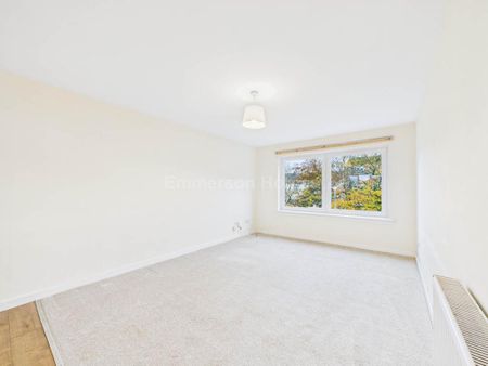 3 bedroom flat to rent - Photo 3
