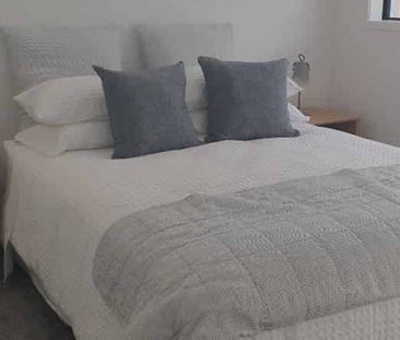 One bedroom with private entertaining area - Photo 1