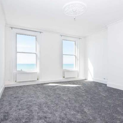 2 bedroom property to rent in Worthing - Photo 1