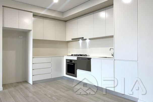 Modern One Bedroom Apartment for Lease - Photo 1