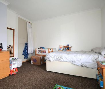 2 bedroom end of terrace house to rent - Photo 5