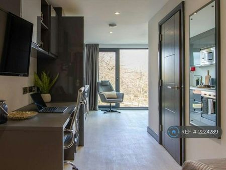 Flat to rent on - Photo 5