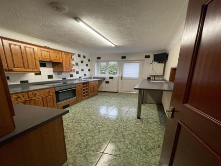 3 bedroom detached bungalow to rent - Photo 5