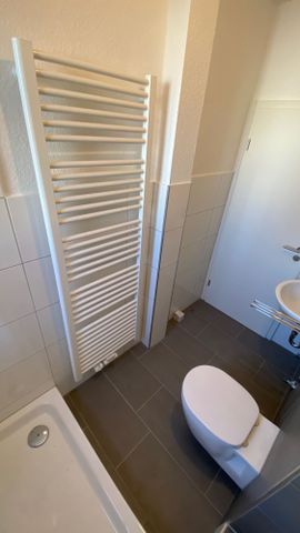 *** Riskieren Sie einen Blick! Charmante Altbauwohnung mit Duschbad! *** - Photo 4