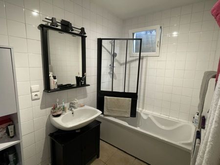 RARE ! A FAYET MAISON 3 CHAMBRES ET TERRASSE ARBOREE ET PARKING SECURISE - Photo 5