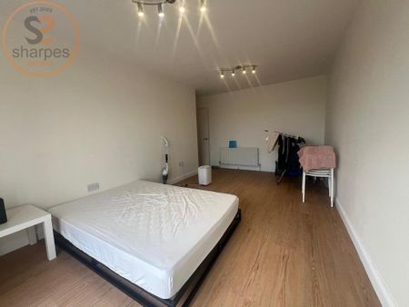 2 bedroom flat to rent - Photo 4