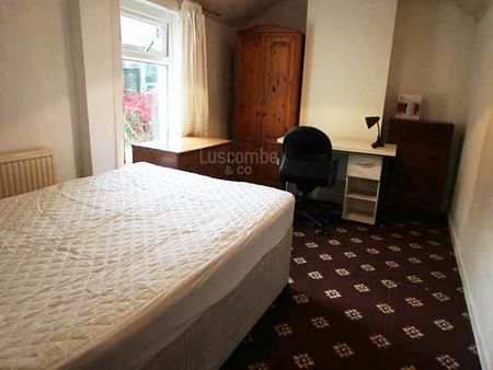 5 Double Bedroom on Blewitt Street, Newport - All Bills Included - Photo 2