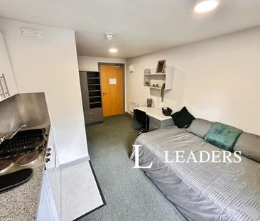 Studio to rent - Photo 6