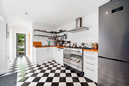 3 bedroom terraced house to rent - Photo 3