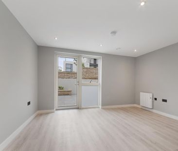 3 bedroom flat to rent - Photo 1
